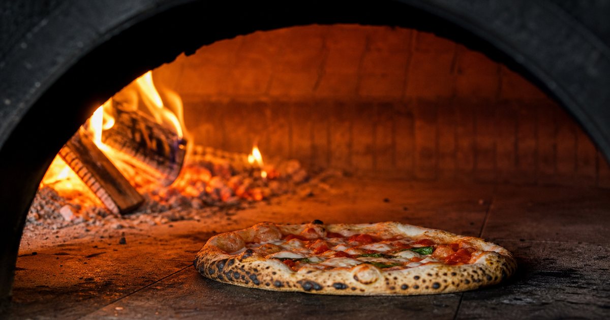 How hot does a wood fired pizza oven need to get for Neapolitan?